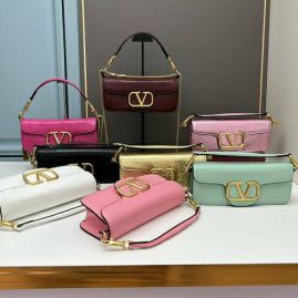 Picture of Valentino Lady Handbags _SKUfw138370990fw